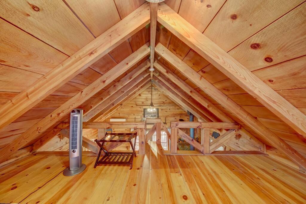 Log With Mountain View And Privacy Blue Ridge