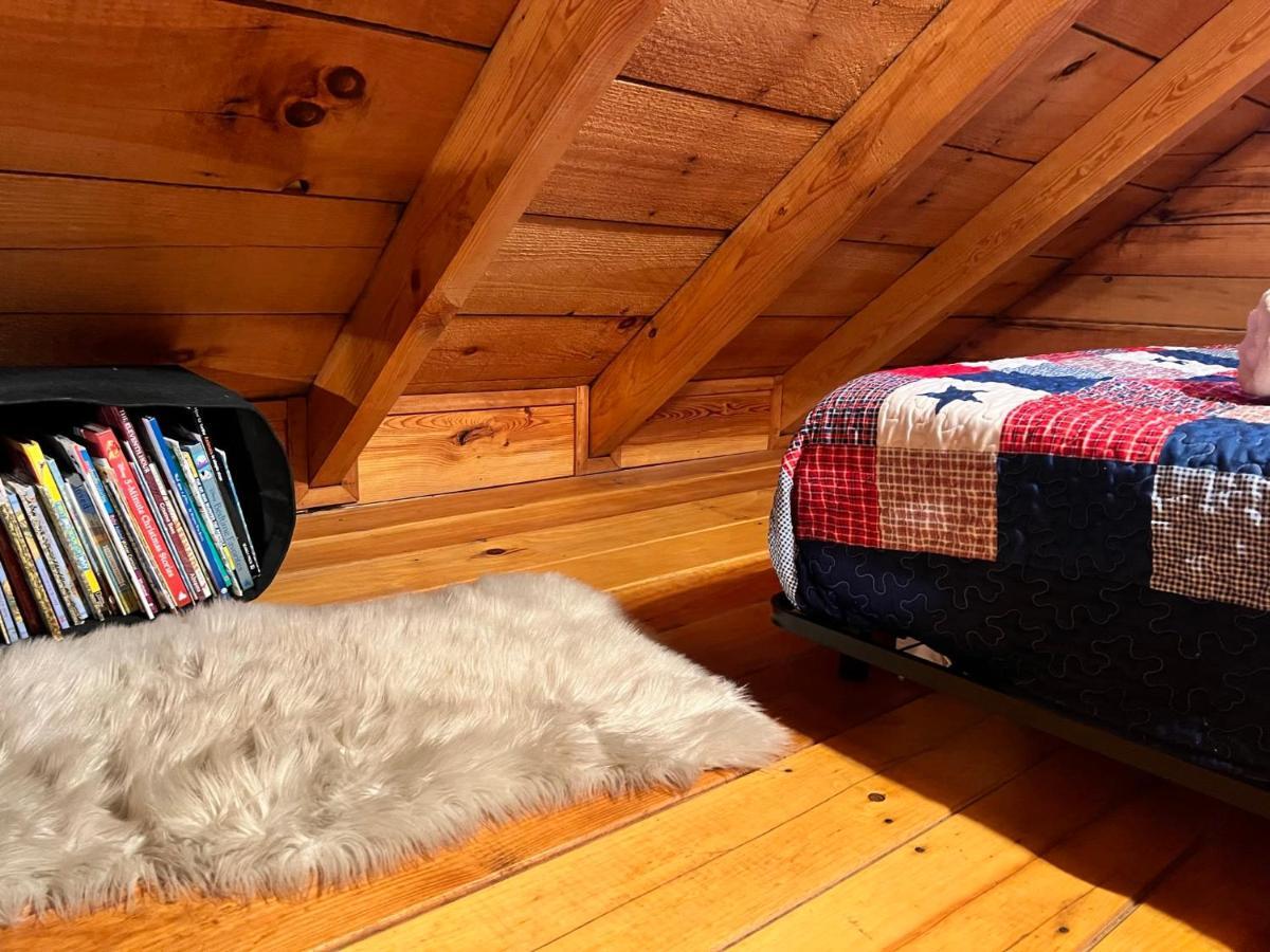 Log With Mountain View And Privacy Holiday home *