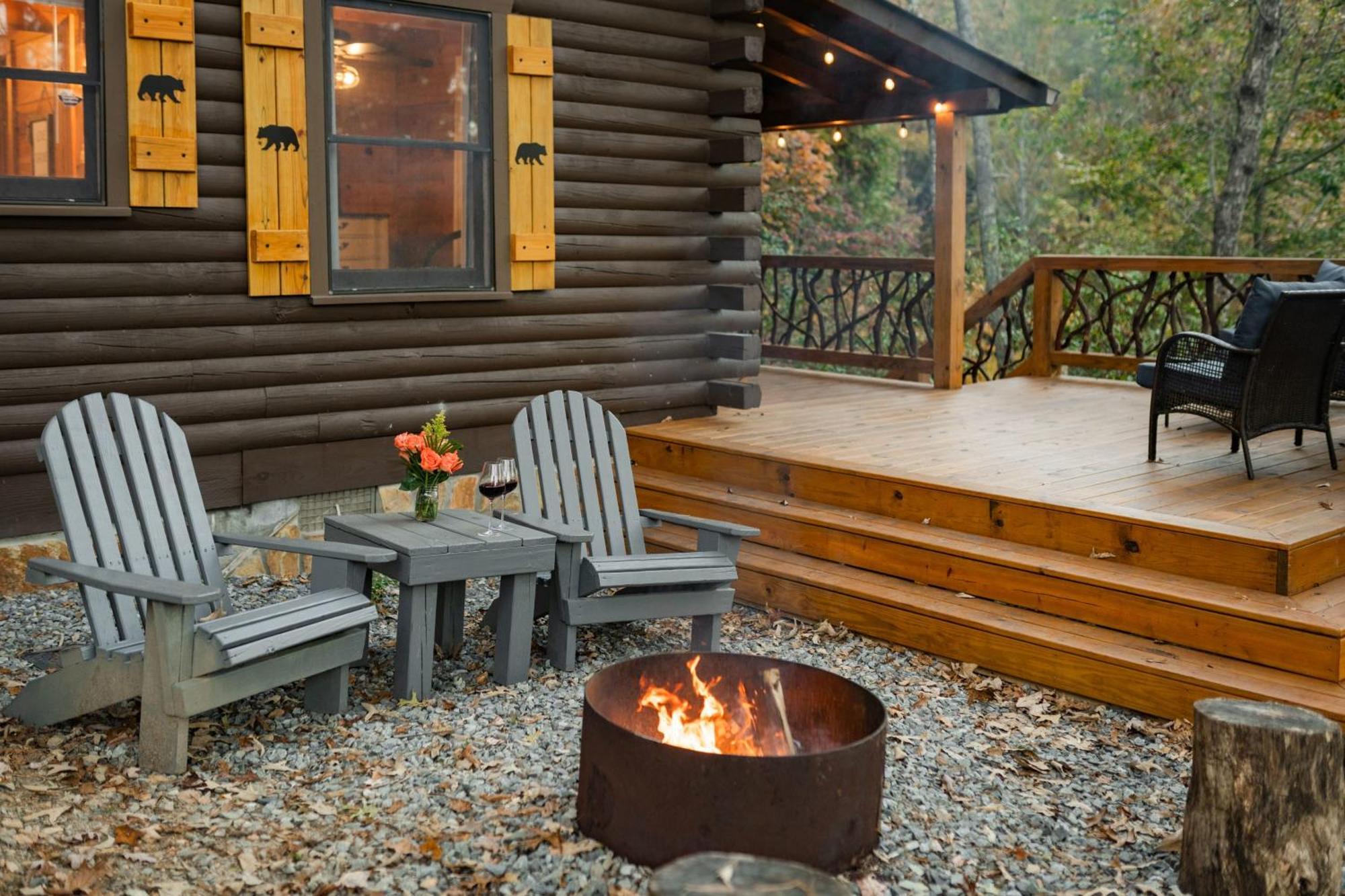 Log With Mountain View And Privacy *
