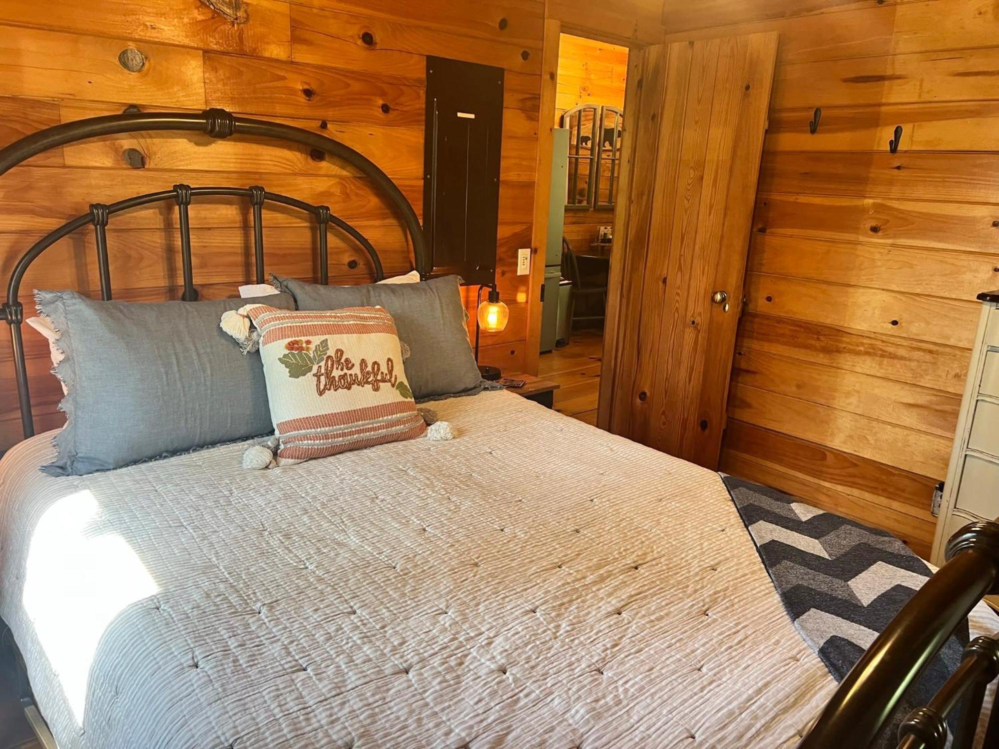 Log With Mountain View And Privacy